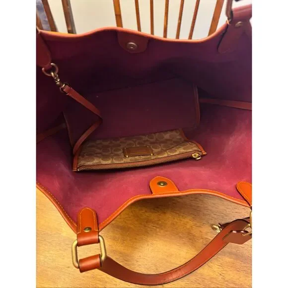 Coach purse - Picture 2 of 16